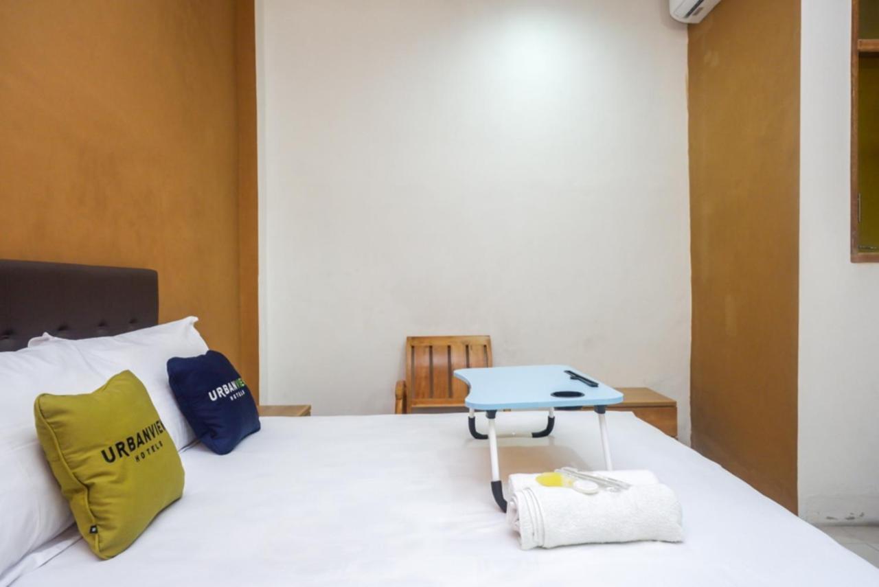 Urbanview Hotel Blok O International By Reddoorz Baturetno Dış mekan fotoğraf